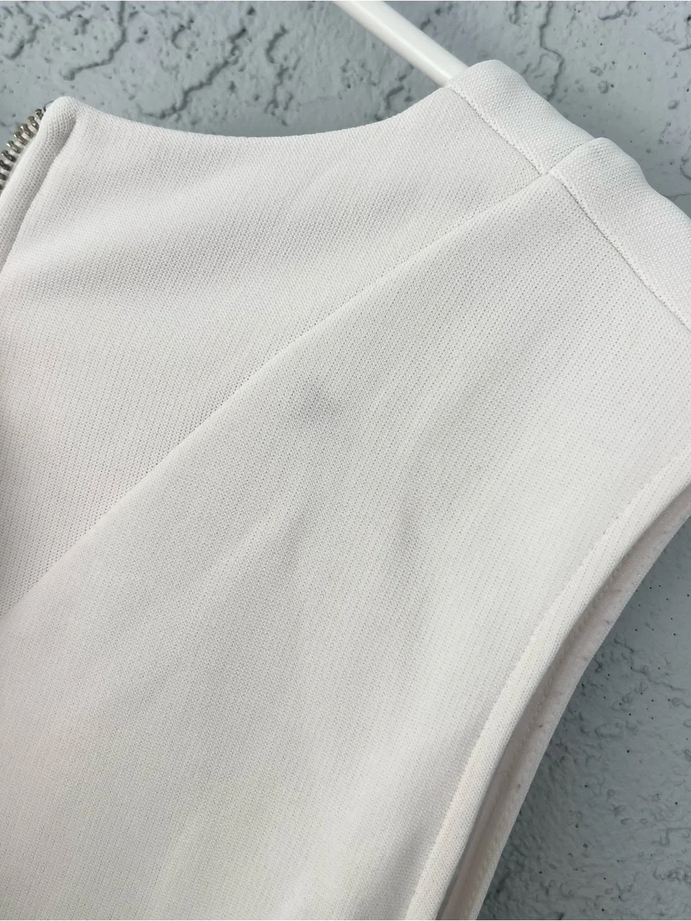 Nicholas Deep V-Neck Mesh Bottom Belted Midi Sheath Dress White Size 6 Cocktail